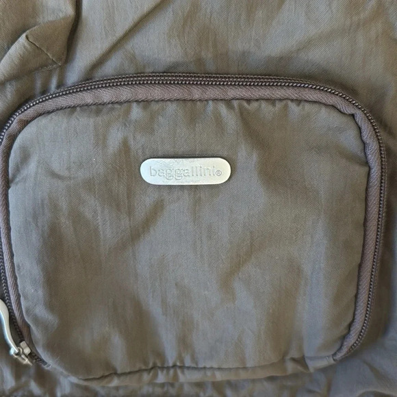 Baggallini Sling Backpack Brown Crossbody Travel Multi Zip Pocket Messenger Bag - Picture 2 of 10